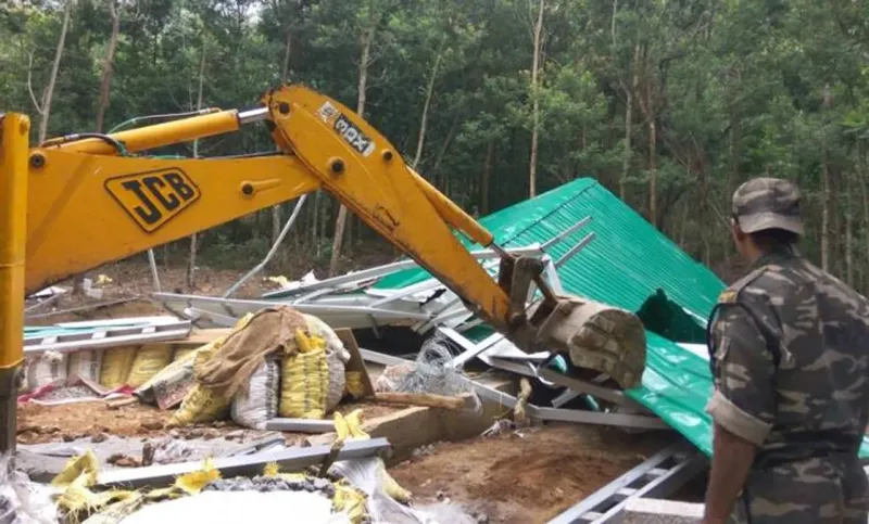 പാപ്പാത്തി ചോലയിലെ കുരിശ്