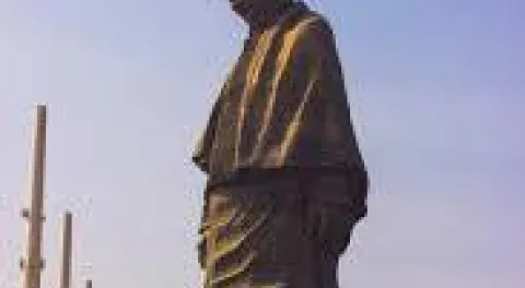Patel statue