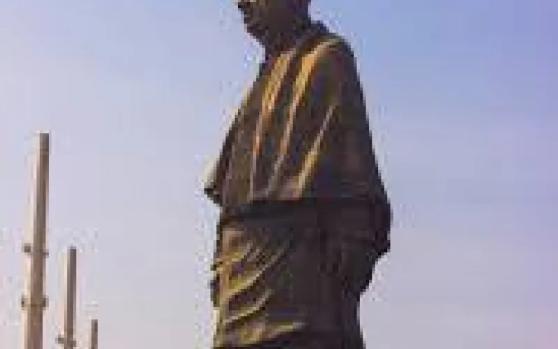 Patel statue
